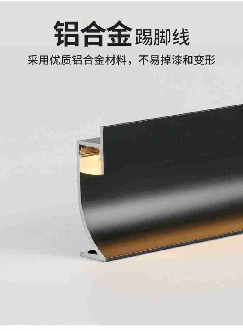 黄梅生给孩子们讲解蔬菜种植知识(央广网记者 刘培俊 摄)